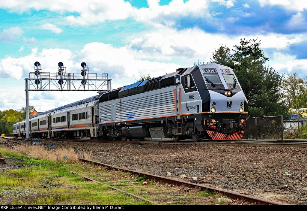 NJT 4016 on train 1263